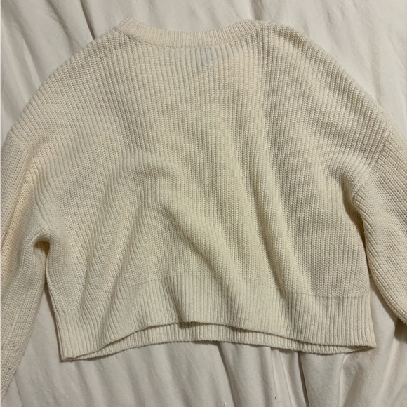 H&M cream cropped knit sweater size small (worn) - Picture 2 of 4